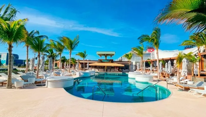 Bahama Bay Pool Club with Lunch & Drinks shore excursion in Nassau, Bahamas